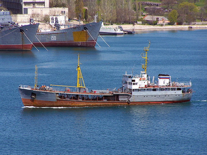 Малый морской танкер "Индига" Черноморского Флота