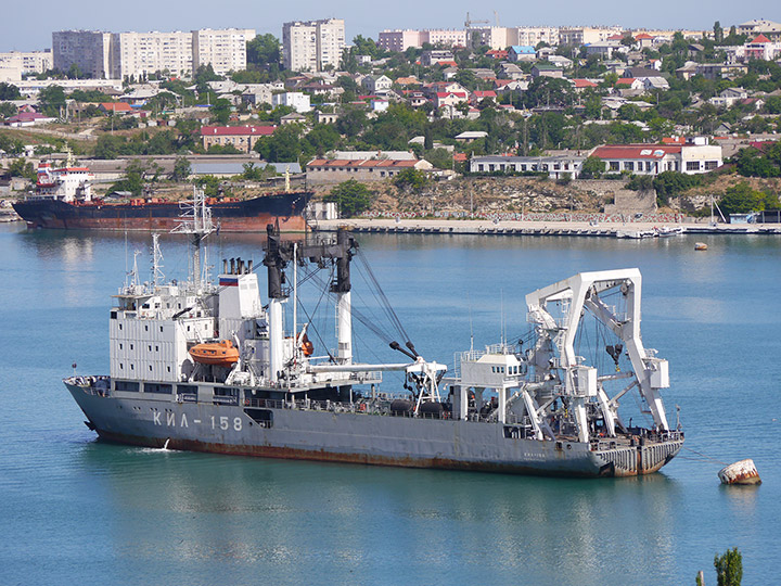 Килектор "КИЛ-158" в Севастопольской бухте