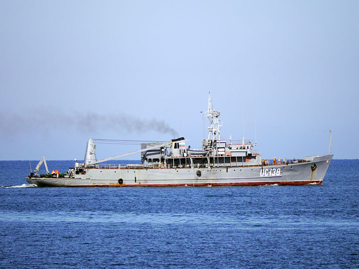 Опытовое судно "ОС-138" Черноморского флота на ходу