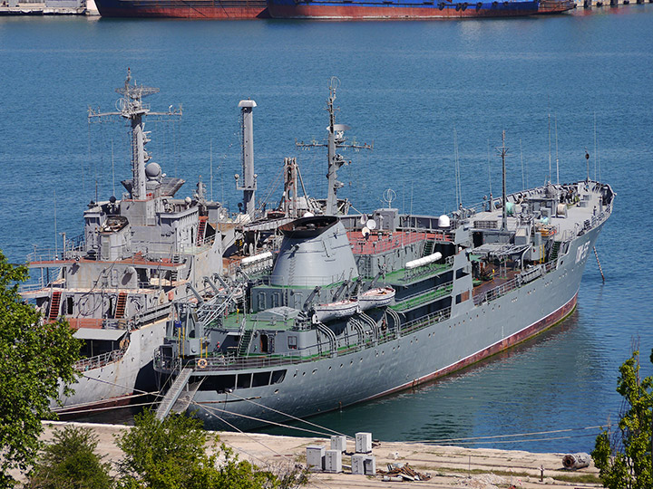 Плавмастерская "ПМ-56" в Севастопольской бухте
