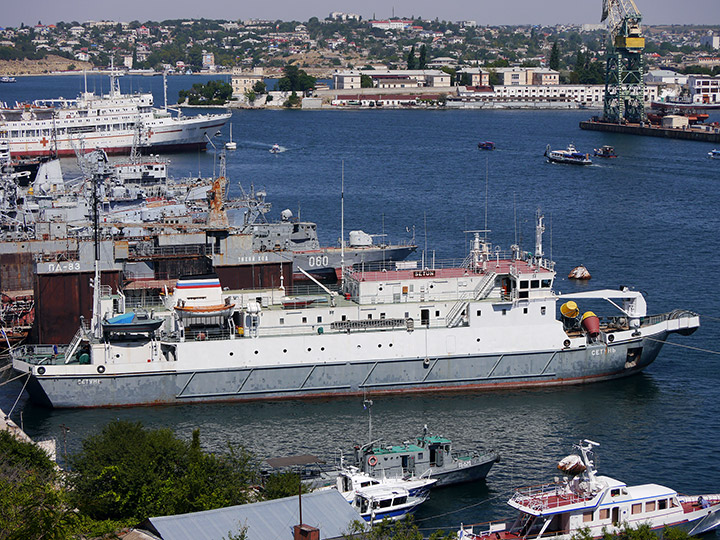Кабельное судно "Сетунь" в Севастополе