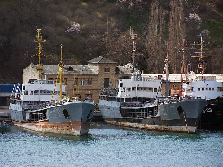 Малые морские танкера "Индига" и "Сейма" ЧФ