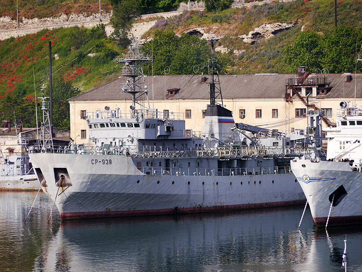 Судно размагничивания СР-939 Черноморского Флота