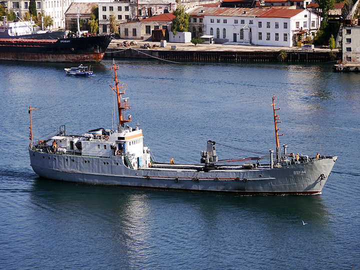 Морской транспорт вооружений "ВТР-94" Черноморского флота на ходу