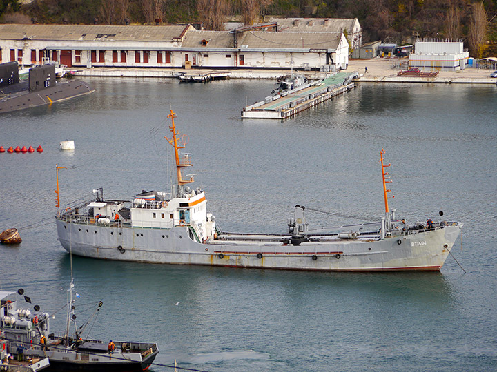 Морской транспорт вооружений "ВТР-94" на стенде